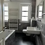 Premium Quartier - Modernes Apartment, 2 Schlafzimmer, Wlan, Parken, Kueche Apartment Merseburg
