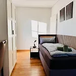 Apartament Premium Quartier - Modernes Apartment, 2 Schlafzimmer, Wlan, Parken, Kueche Merseburg