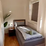 Premium Quartier - Modernes Apartment, 2 Schlafzimmer, Wlan, Parken, Kueche *