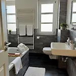 Apartament Premium Quartier - Modernes Apartment, 2 Schlafzimmer, Wlan, Parken, Kueche *