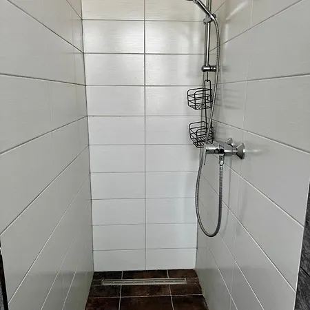 Premium Quartier - Modernes Apartment, 2 Schlafzimmer, Wlan, Parken, Küche * Merseburgo