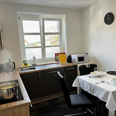 Premium Quartier - Modernes Apartment, 2 Schlafzimmer, Wlan, Parken, Kueche Apartment *