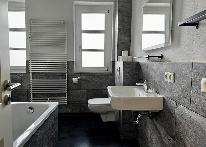 Premium Quartier - Modernes Apartment, 2 Schlafzimmer, Wlan, Parken, Kueche Appartement