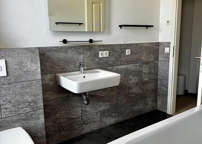 Premium Quartier - Modernes Apartment, 2 Schlafzimmer, Wlan, Parken, Kueche Merseburg