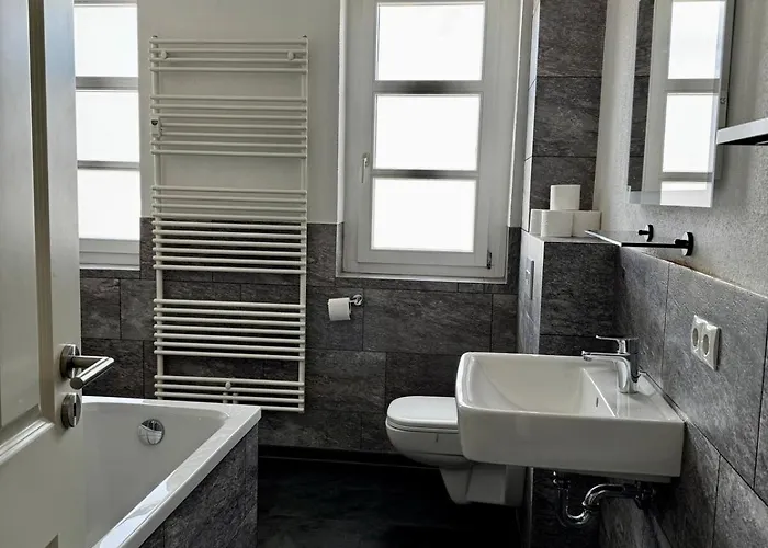 Premium Quartier - Modernes Apartment, 2 Schlafzimmer, Wlan, Parken, Kueche Appartement Merseburg